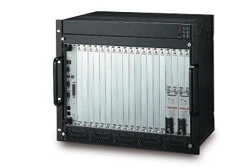 凌华科技推出首款15槽6U PXI 机箱PXIS-3320如图