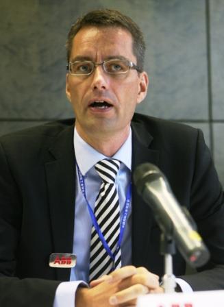 abb自动化产品部北亚区兼中国区负责人罗森发表演讲