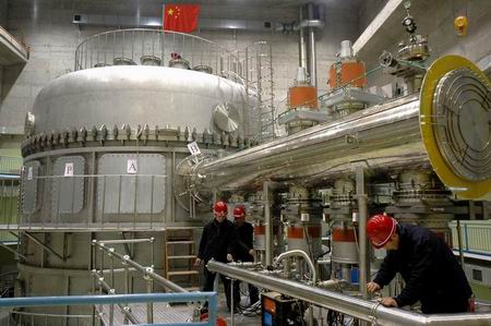 我国首个“人造太阳”成型如图