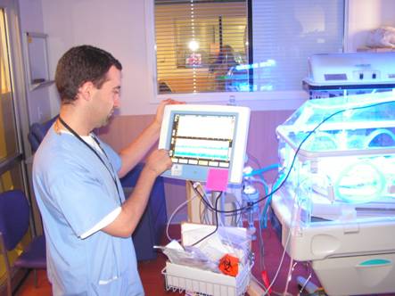 研华医用平板电脑在便携式婴儿监护仪中的应用如图