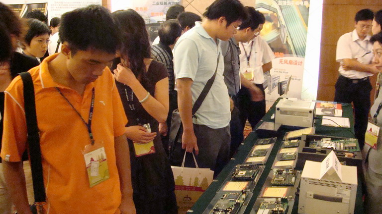 凌华科技参加2007国际嵌入式技术巡展如图